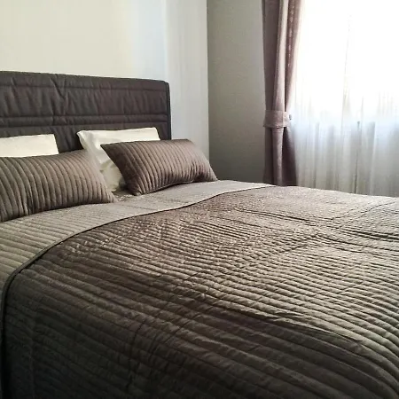 Apartment Nav *